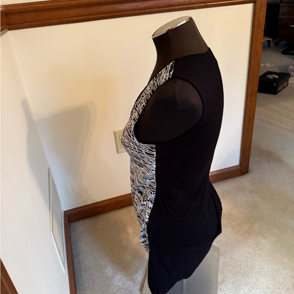 White House Black Market tank top in excellent condition - Picture 3 of 10